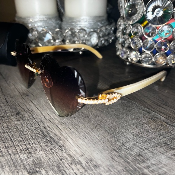 AUTHENTIC & CUSTOM 💎DIAMOND💎 CARTIER FRAMES (heart shape lenses) - Picture 4 of 8